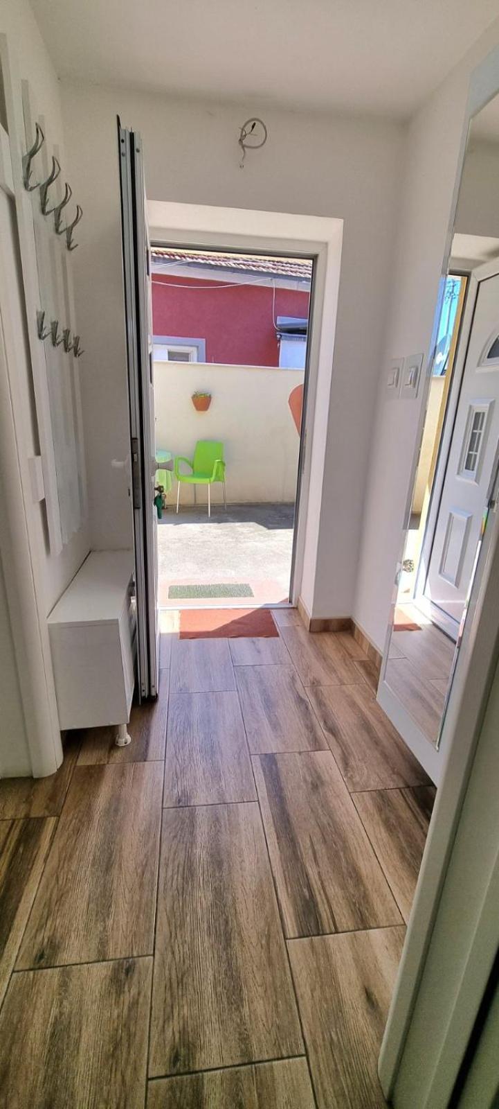 "My Life" Luxury River Apartments Ni Exterior foto